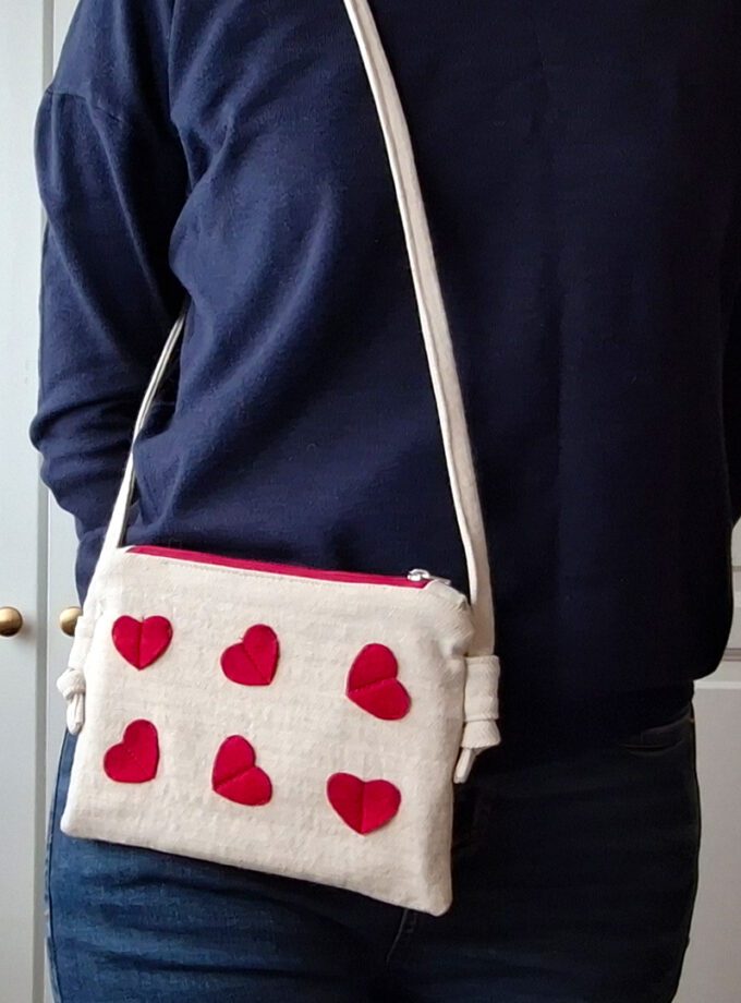 zipper pouch with strap - Felt hearts